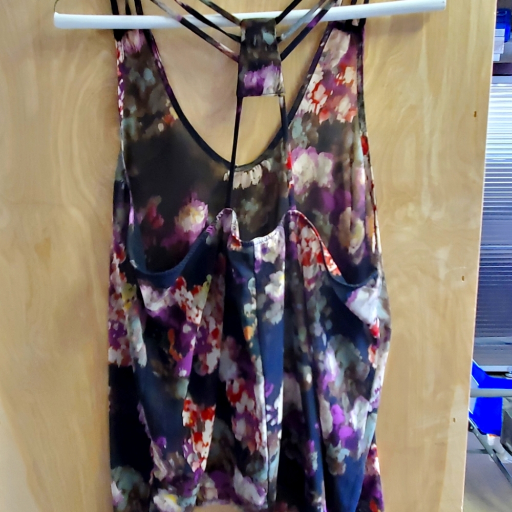 Sleeveless tank